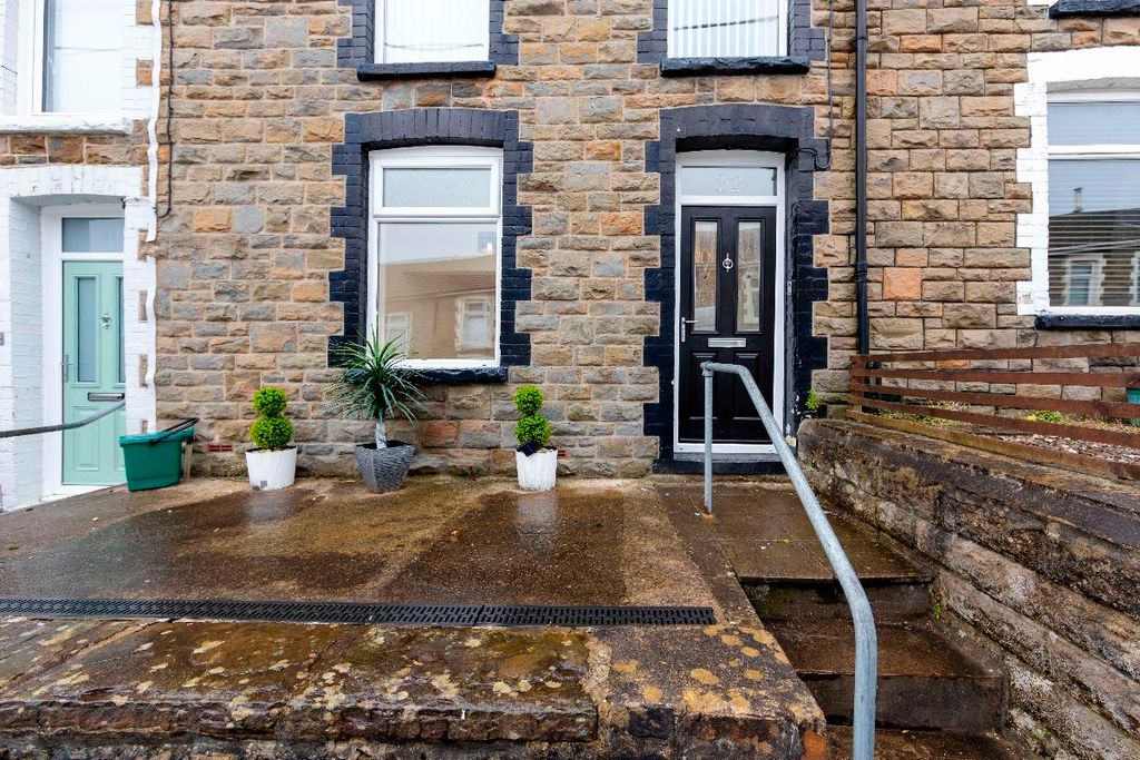 Property photo 3 of 26