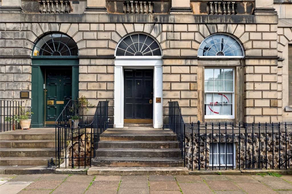 Property photo 1 of 38 Picture No. 96