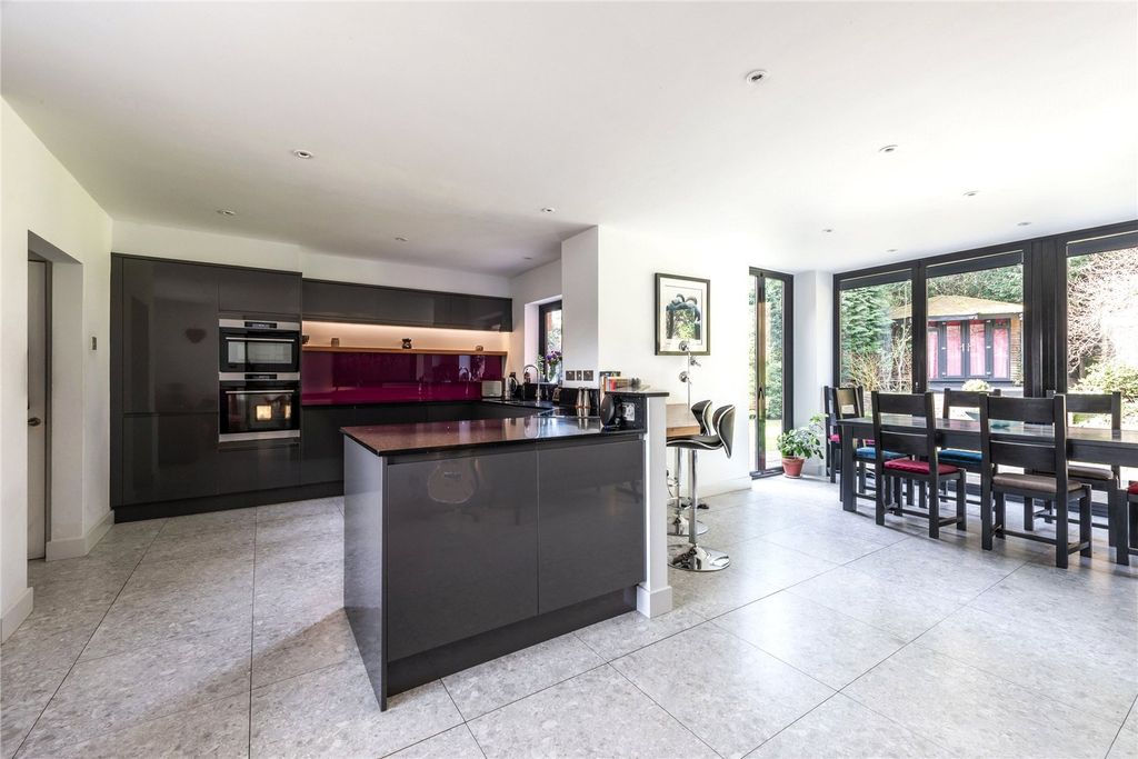 Property photo 2 of 24 Picture No. 03