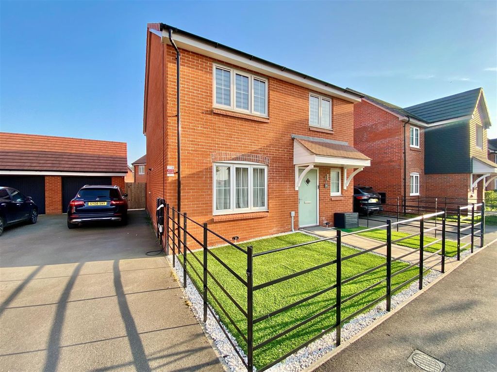 Property photo 1 of 14 16 Cccdddd.Jpg