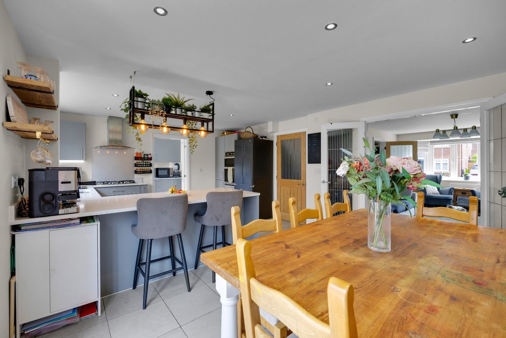 Property photo 3 of 33 5245903