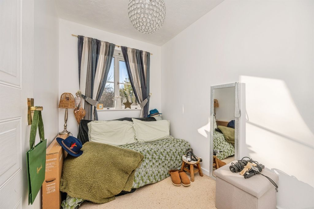 Property photo 3 of 17