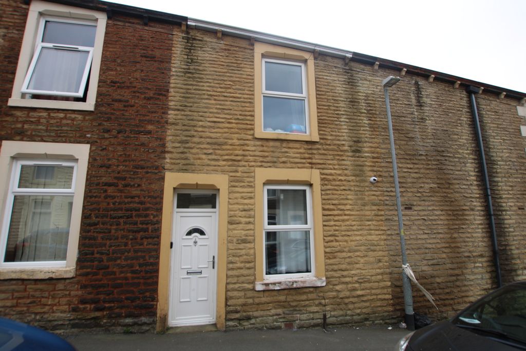 Property photo 1 of 7 1