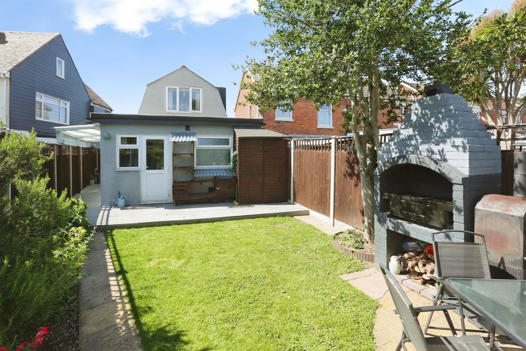 Property photo 1 of 16