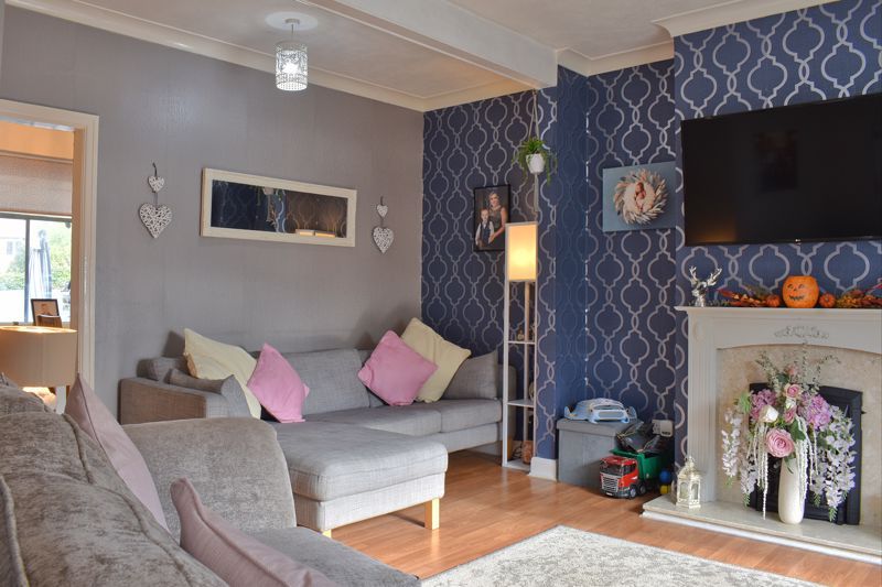 Property photo 2 of 13 Lounge