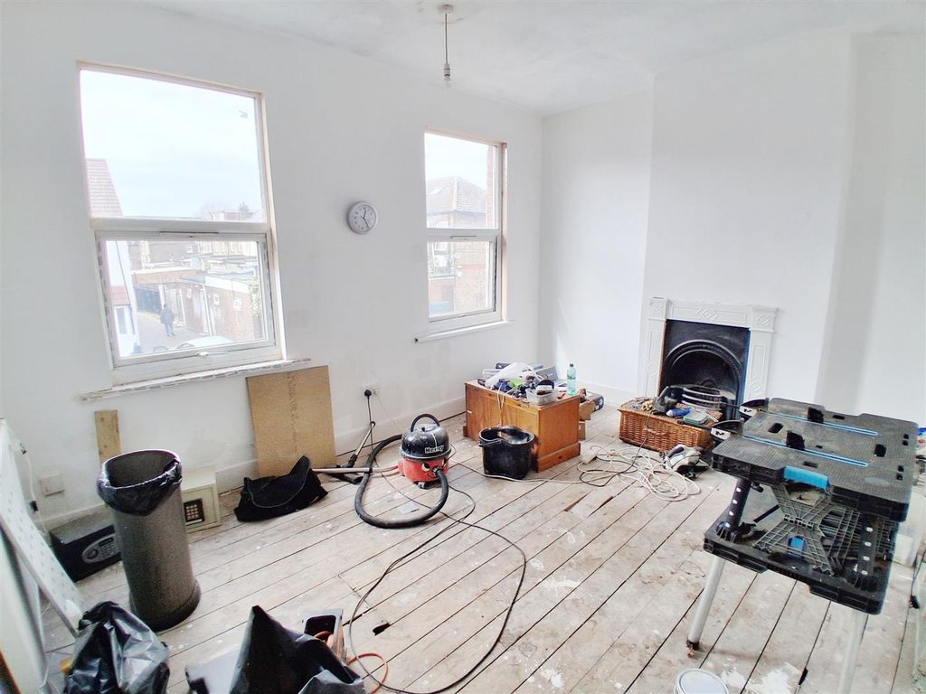 Property photo 3 of 13 5