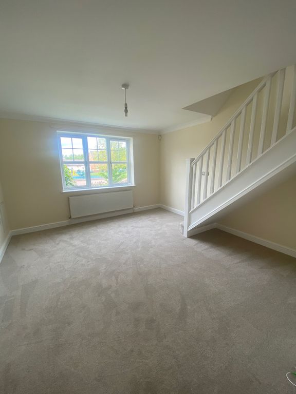 Property photo 3 of 10 Living Room