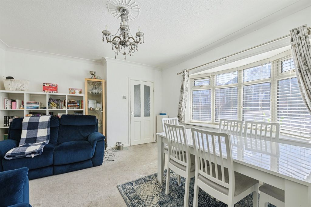 Property photo 3 of 21