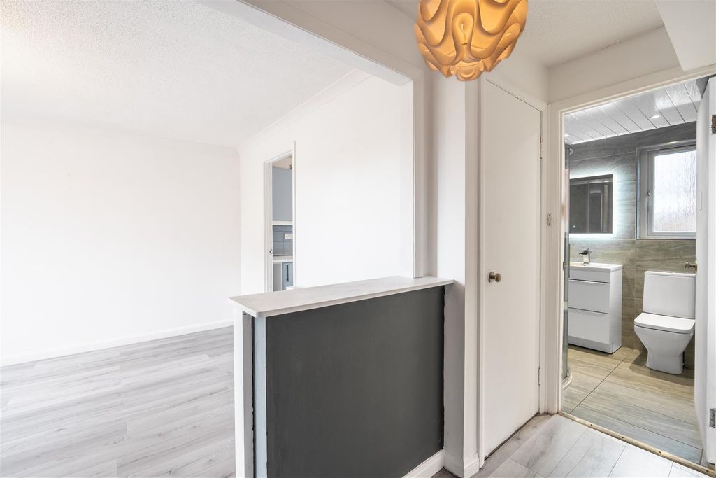 Property photo 3 of 15 Hallway.Jpg