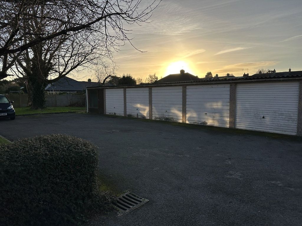 Property photo 2 of 12 Picture No. 11