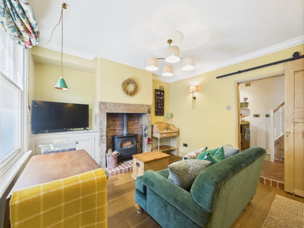 Property photo 3 of 25 Living Room