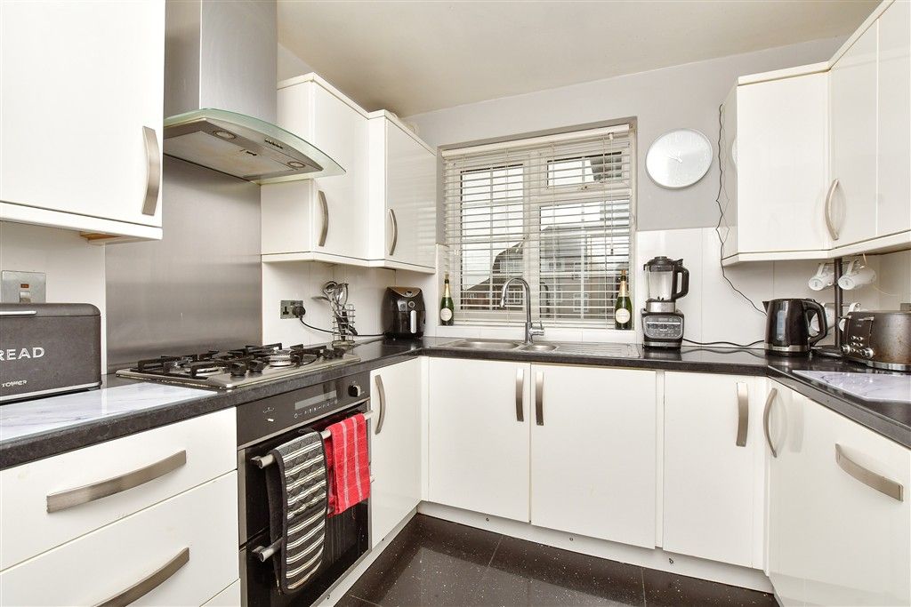 Property photo 2 of 17 Kitchen