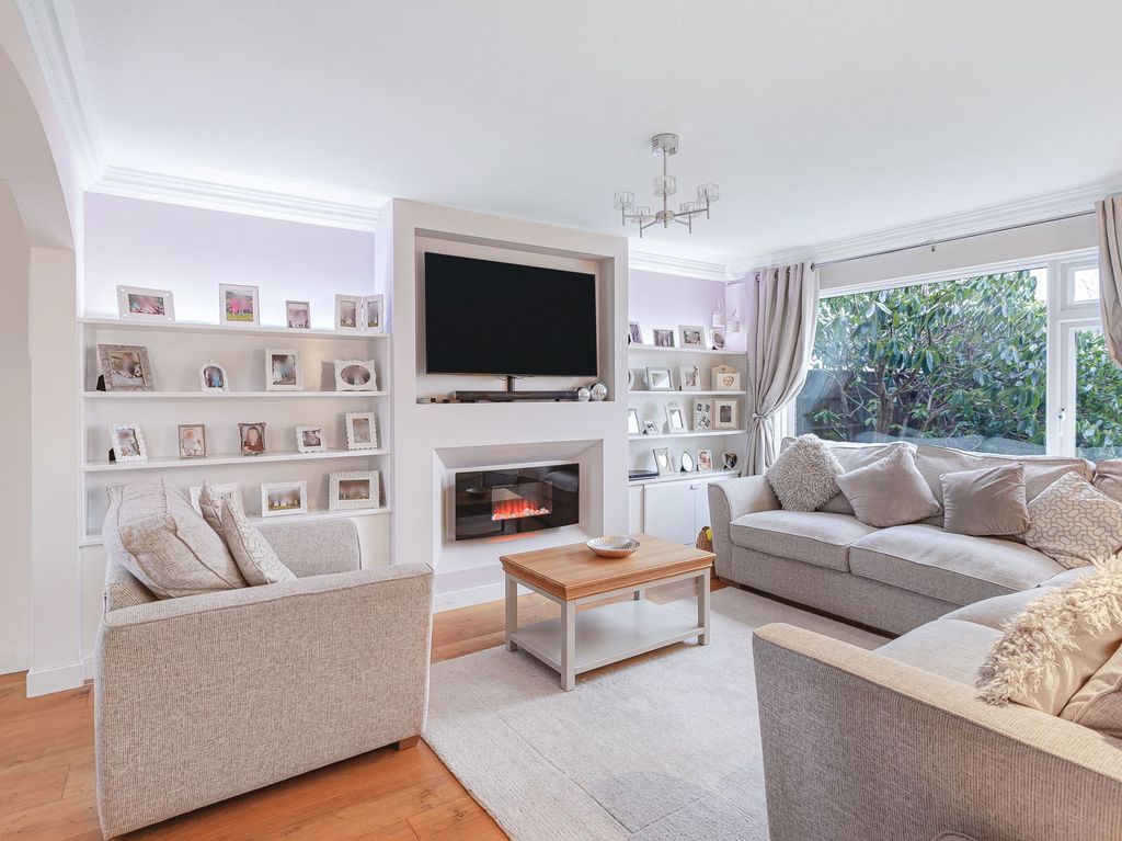 Property photo 2 of 30