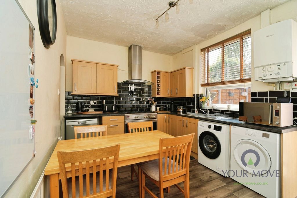 Property photo 2 of 10 Pbox-Img.Jpg
