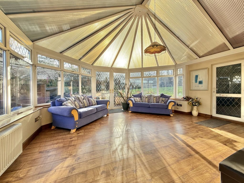 Property photo 3 of 35 Photo 11