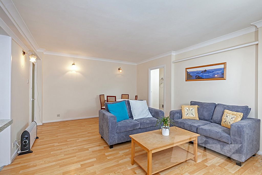 Property photo 3 of 12 Photo 9