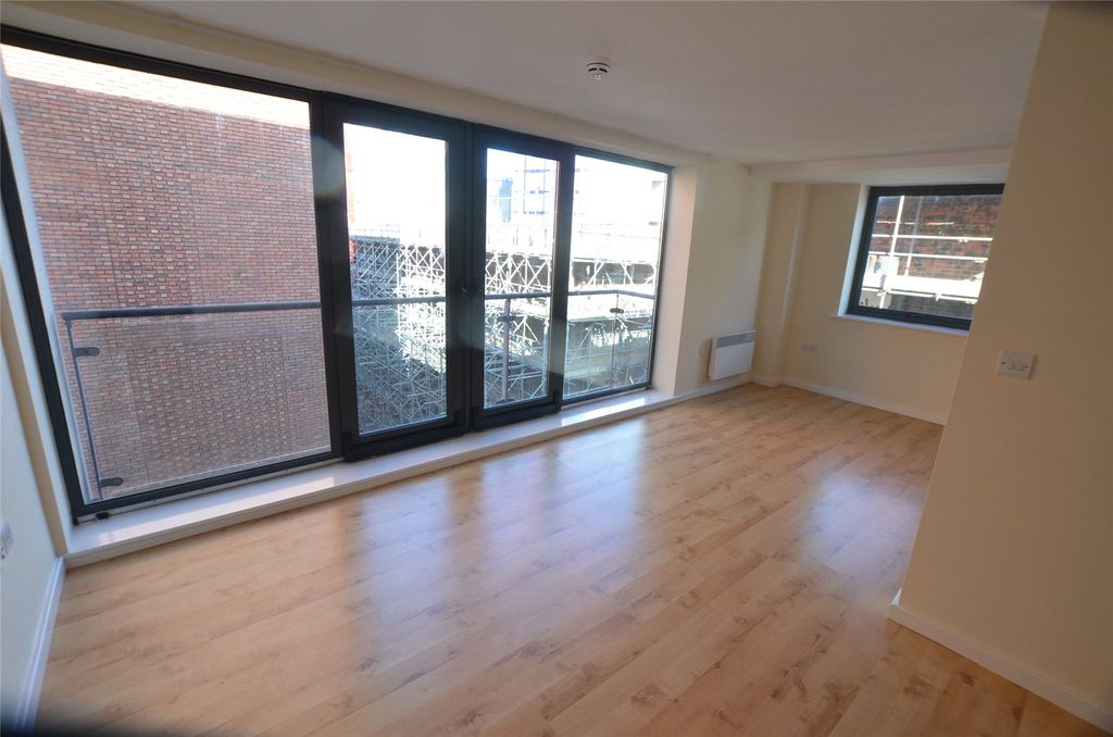 Property photo 2 of 11 Picture No. 24