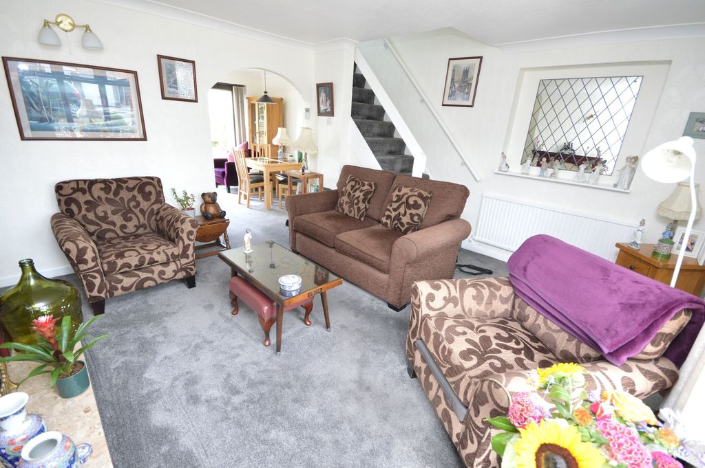 Property photo 2 of 25
