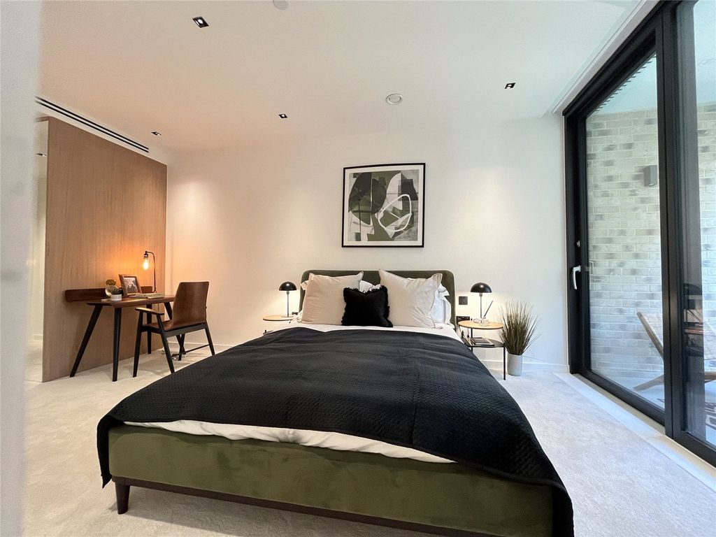 Property photo 2 of 16 Picture No. 17