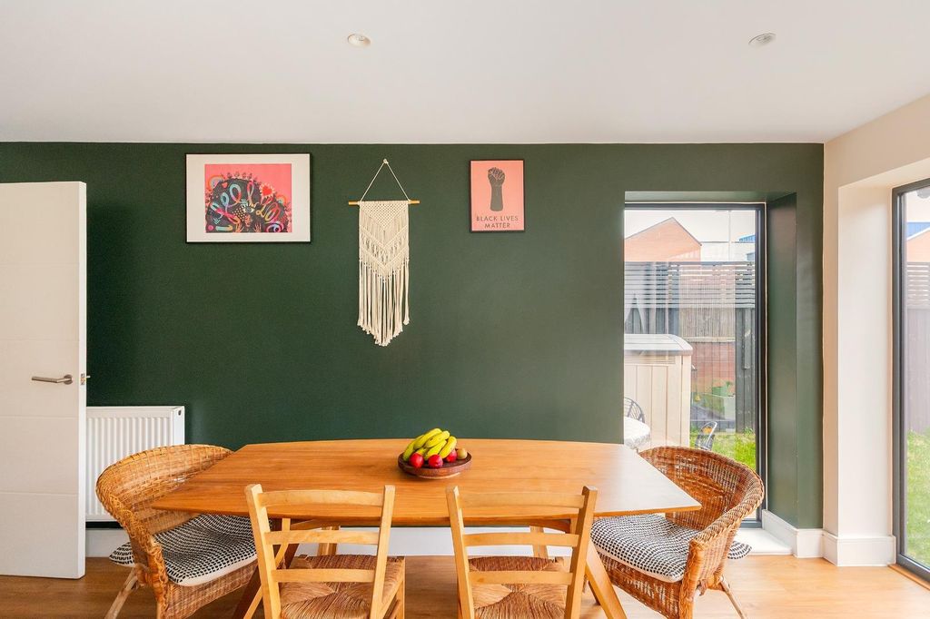 Property photo 3 of 33 0P4Wen - Kitchen Diner B.Jpg