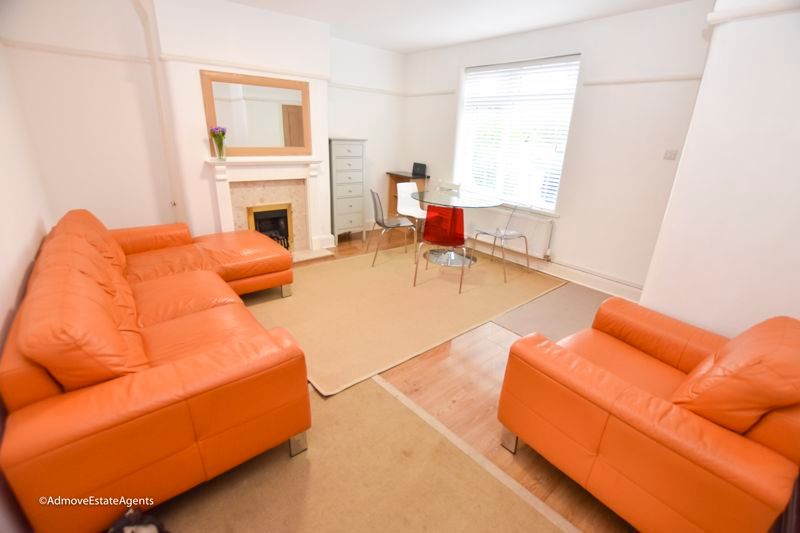 Property photo 2 of 12 Photo 4