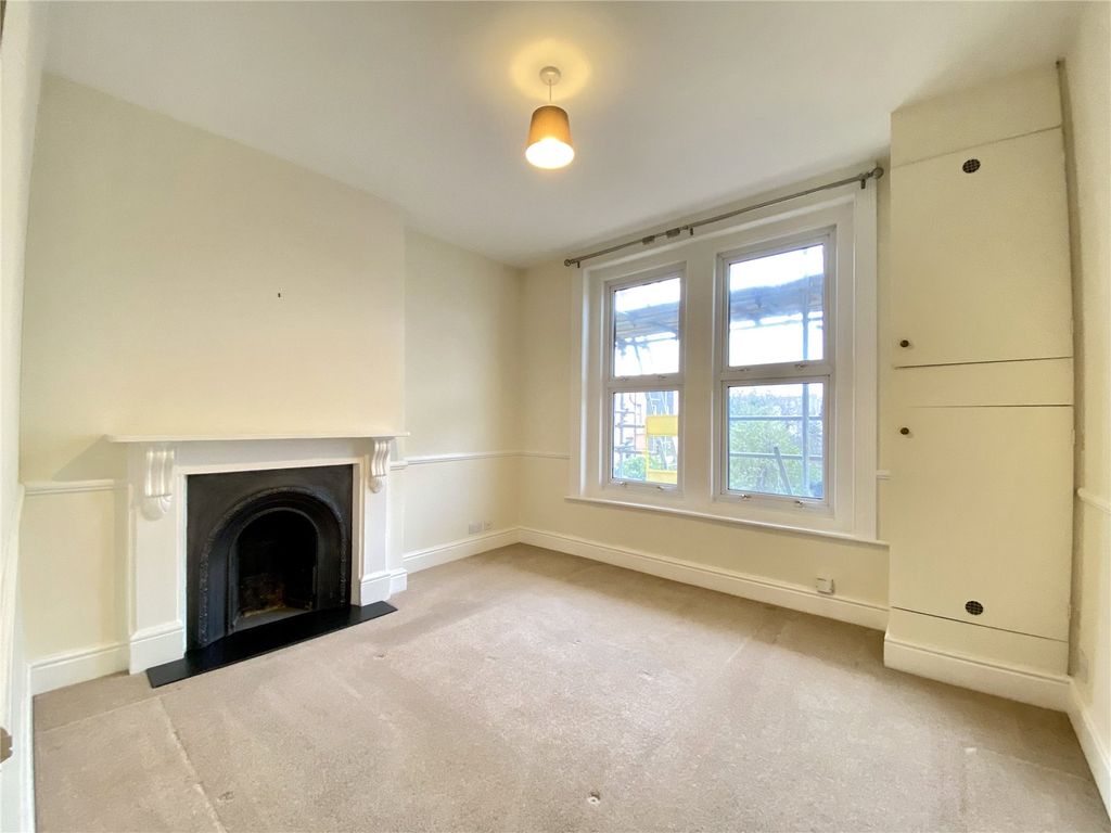 Property photo 3 of 10 Picture No. 15