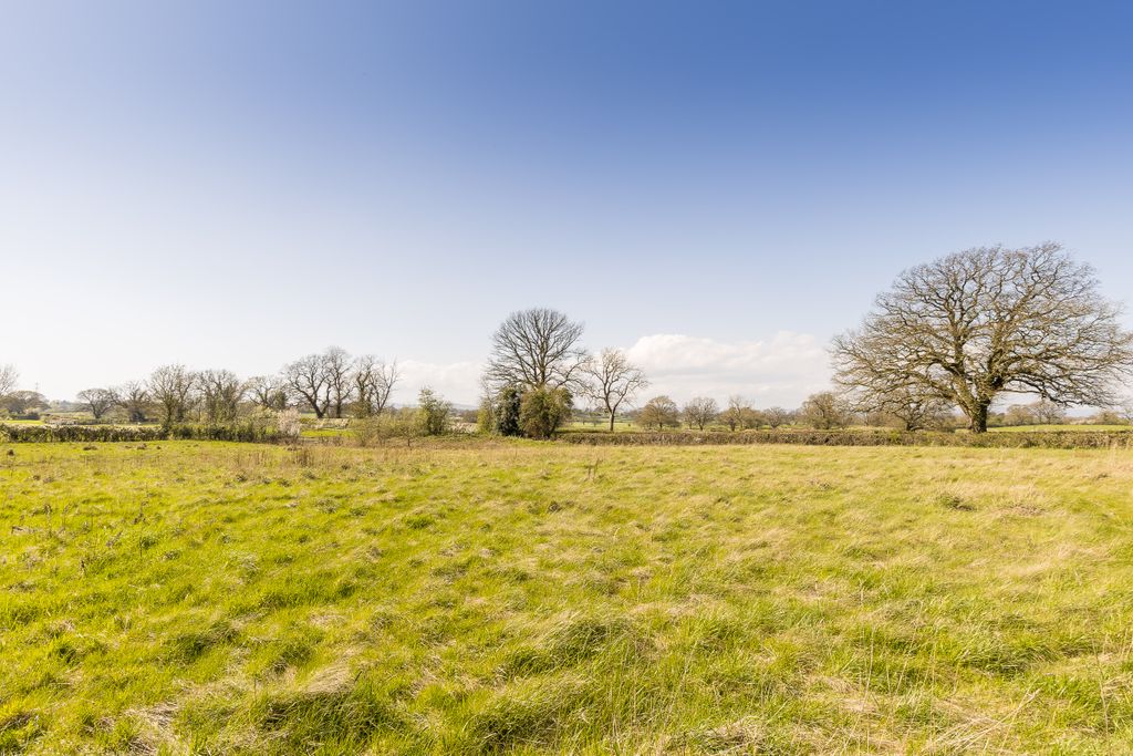 Property photo 2 of 26 2