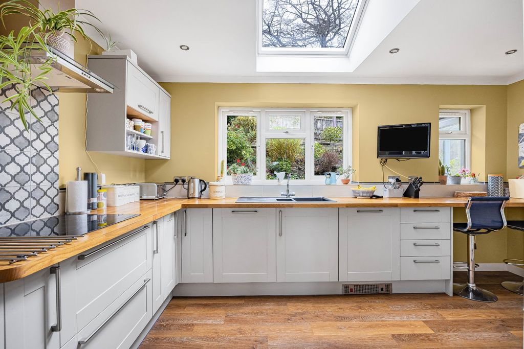 Property photo 2 of 46 Picture No. 51