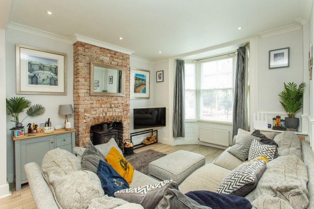 Property photo 2 of 16 Picture 2