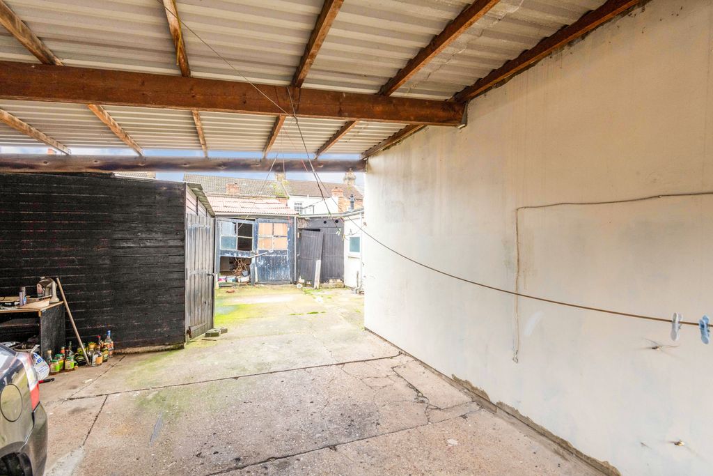 Property photo 2 of 18 Photography