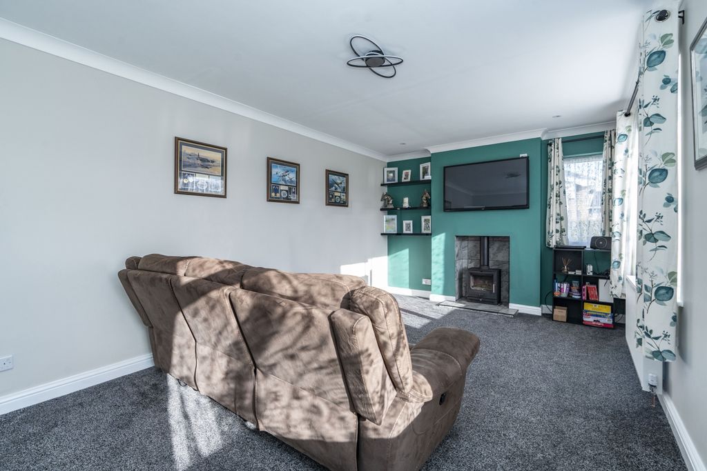 Property photo 2 of 21 7