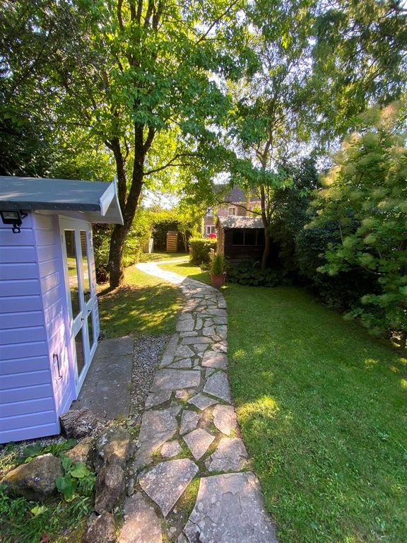 Property photo 3 of 11 Garden