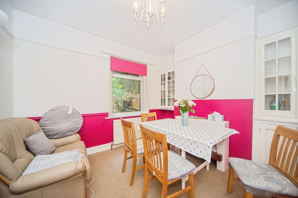 Property photo 3 of 19 Pbox-Img.Jpg