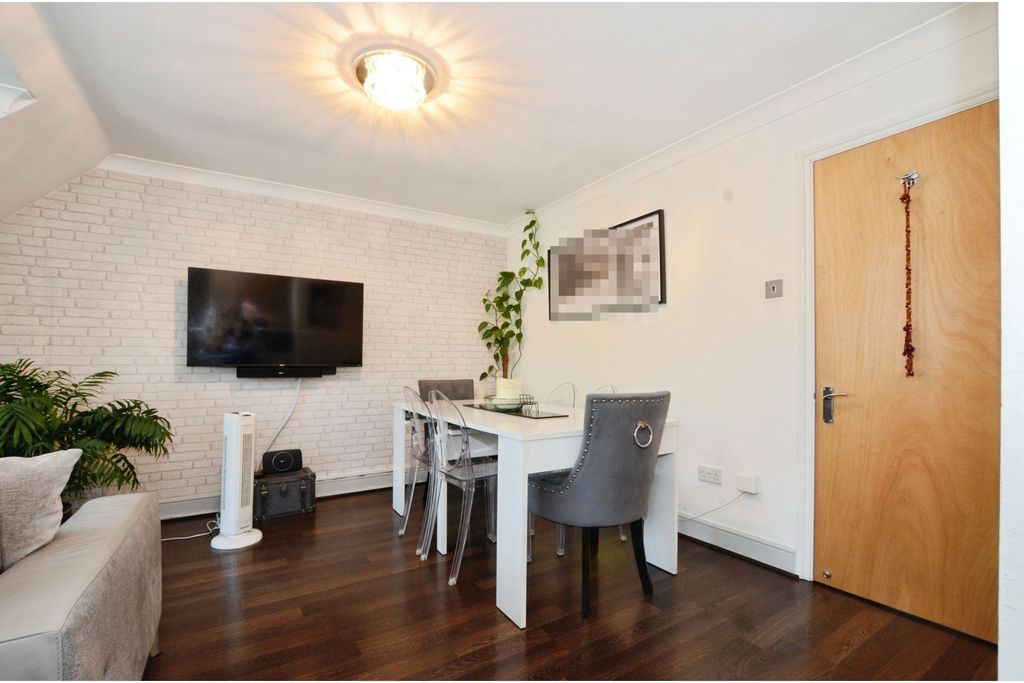 Property photo 2 of 20 Open Plan Living