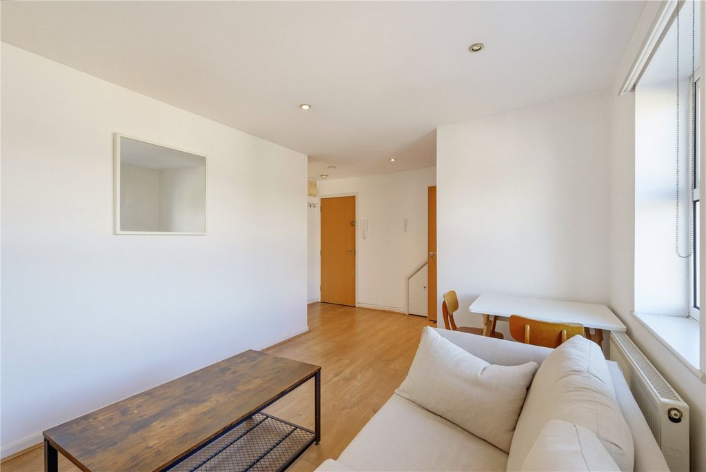 Property photo 2 of 11 Picture No. 08