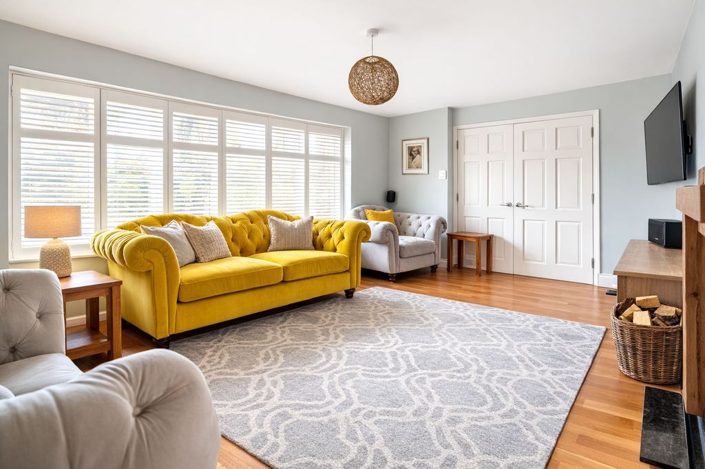 Property photo 2 of 22 Lounge