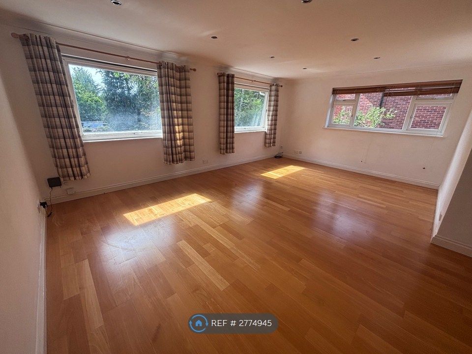 Property photo 3 of 14 Sitting Room