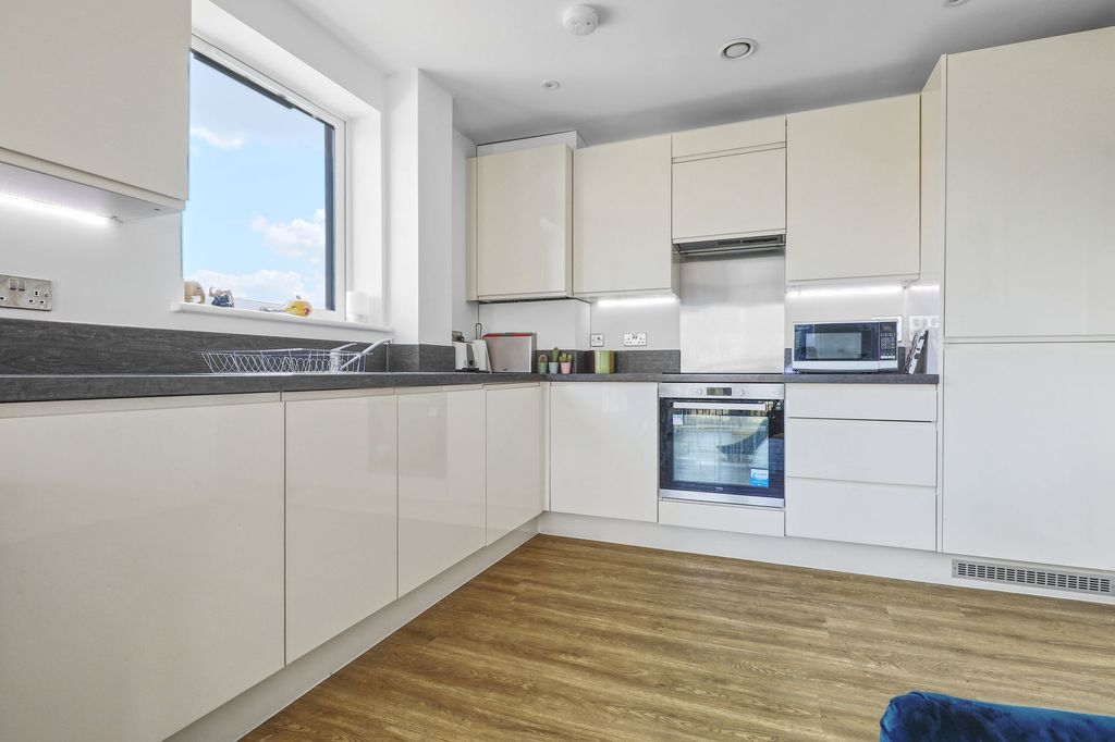 Property photo 3 of 9