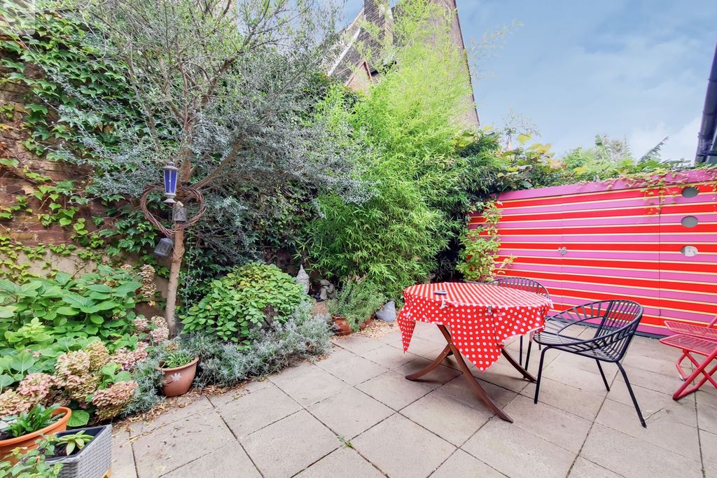 Property photo 3 of 11