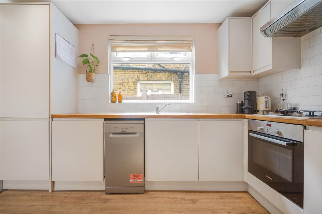 Property photo 3 of 16 243A5362-Hdr.Jpg