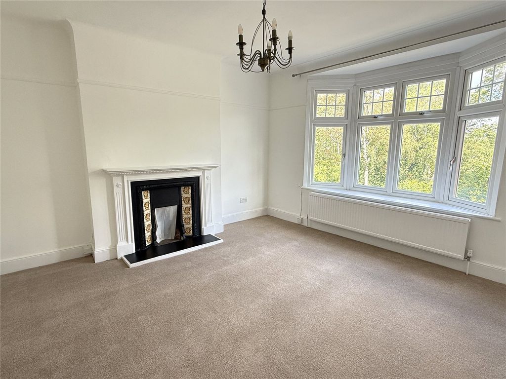 Property photo 2 of 17 Picture No. 32