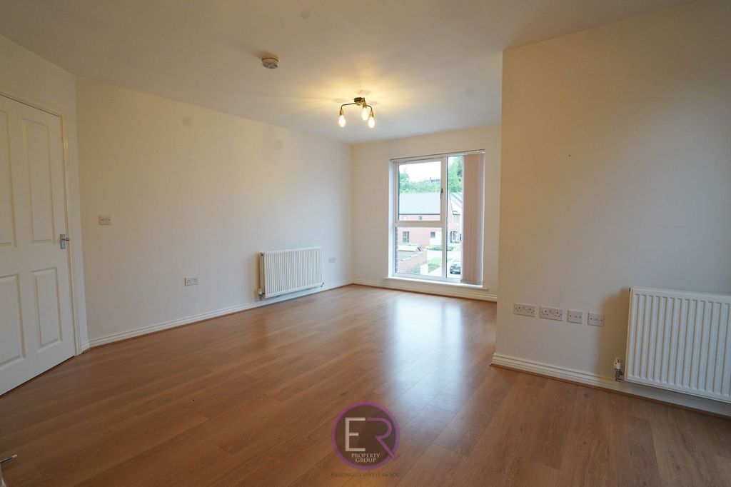 Property photo 2 of 8