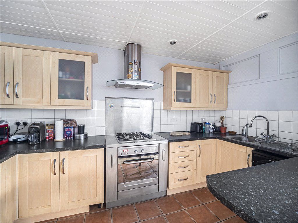 Property photo 3 of 18 Kitchen