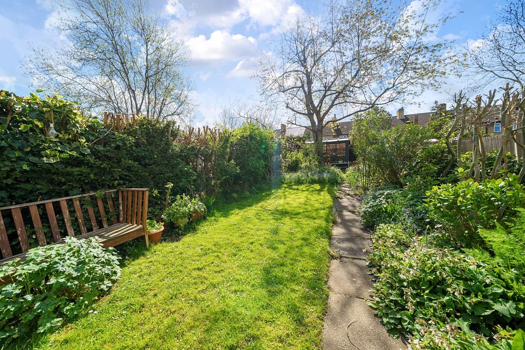 Property photo 3 of 16 Garden
