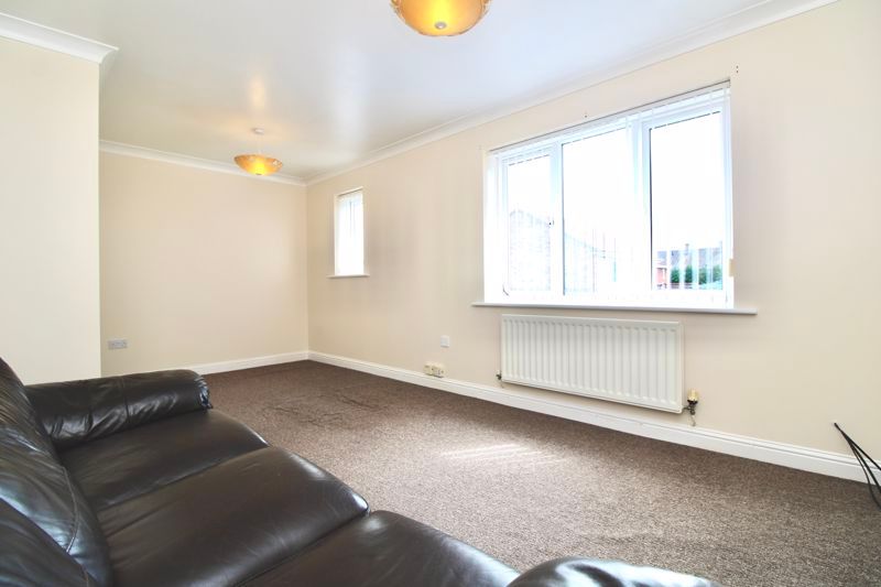 Property photo 3 of 9 Lounge