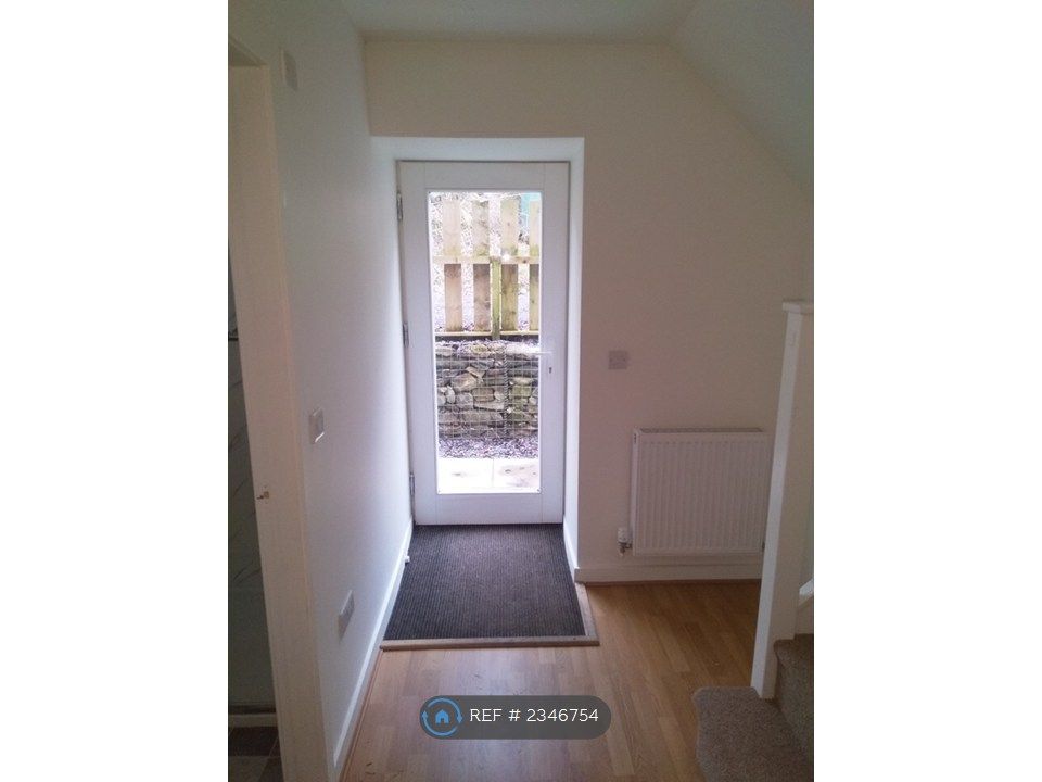 Property photo 2 of 10 Entrance Hall