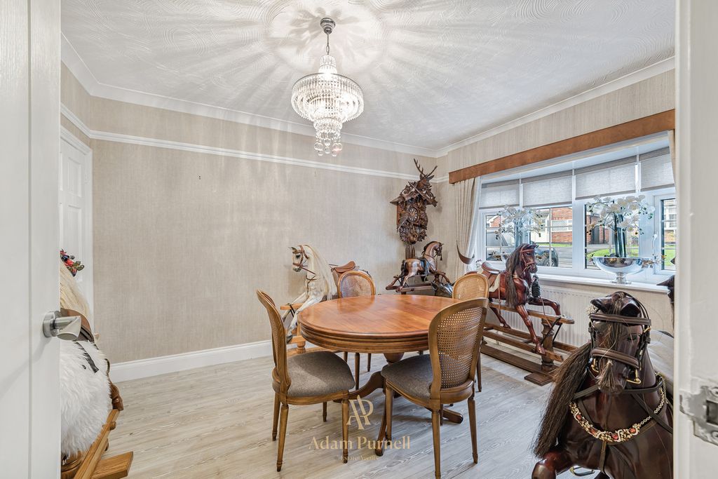 Property photo 3 of 31