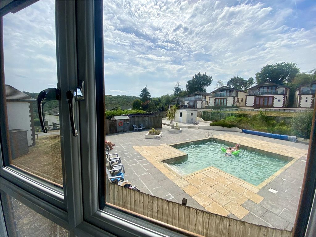 Property photo 3 of 19 Picture No. 05