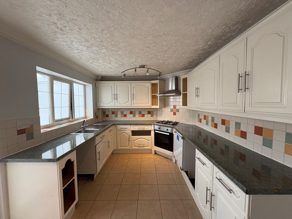 Property photo 3 of 10 Image