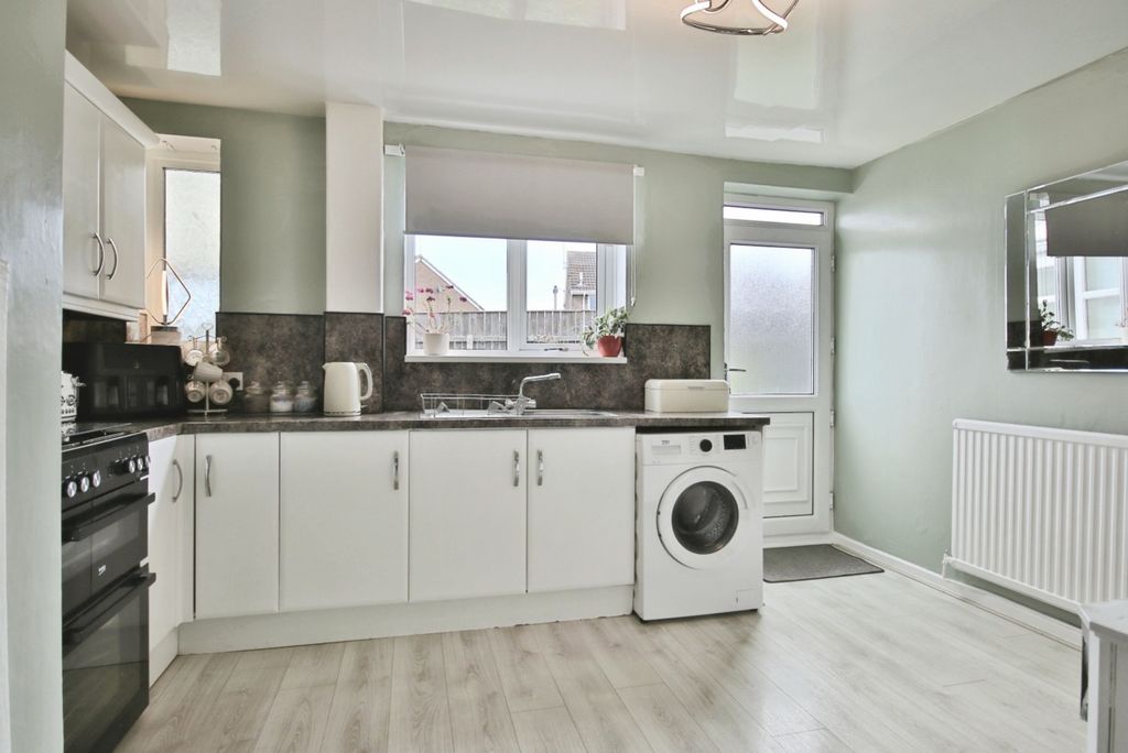 Property photo 3 of 20 4233918